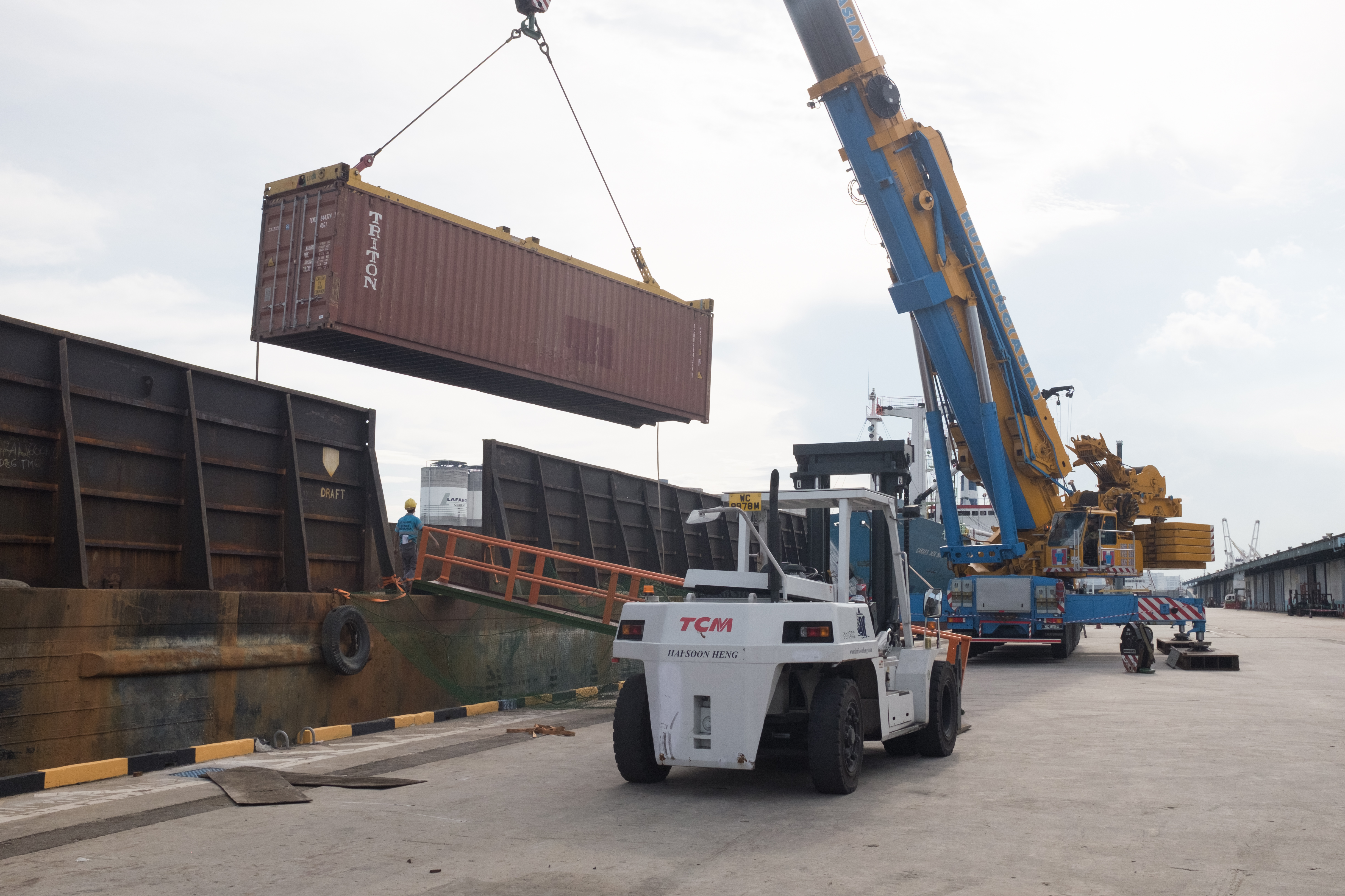 heavy lift crane malaysia